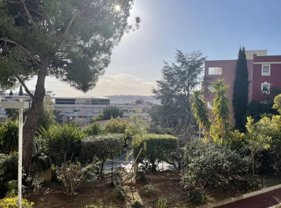 WEST OF NICE BEAUTIFUL APPARTMENT WITH TERRACE