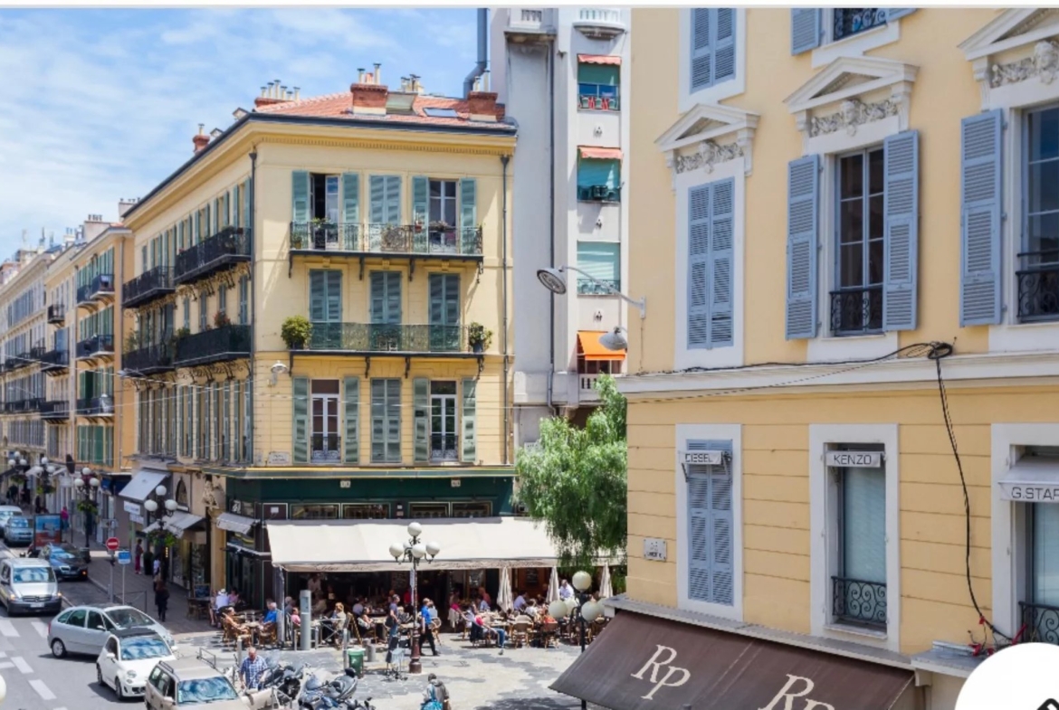 CARRE D’OR AREA LIBERTY STREET