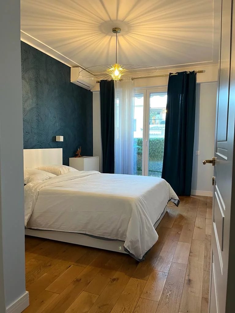 3 rooms close to promenade des anglais Fleurs Area