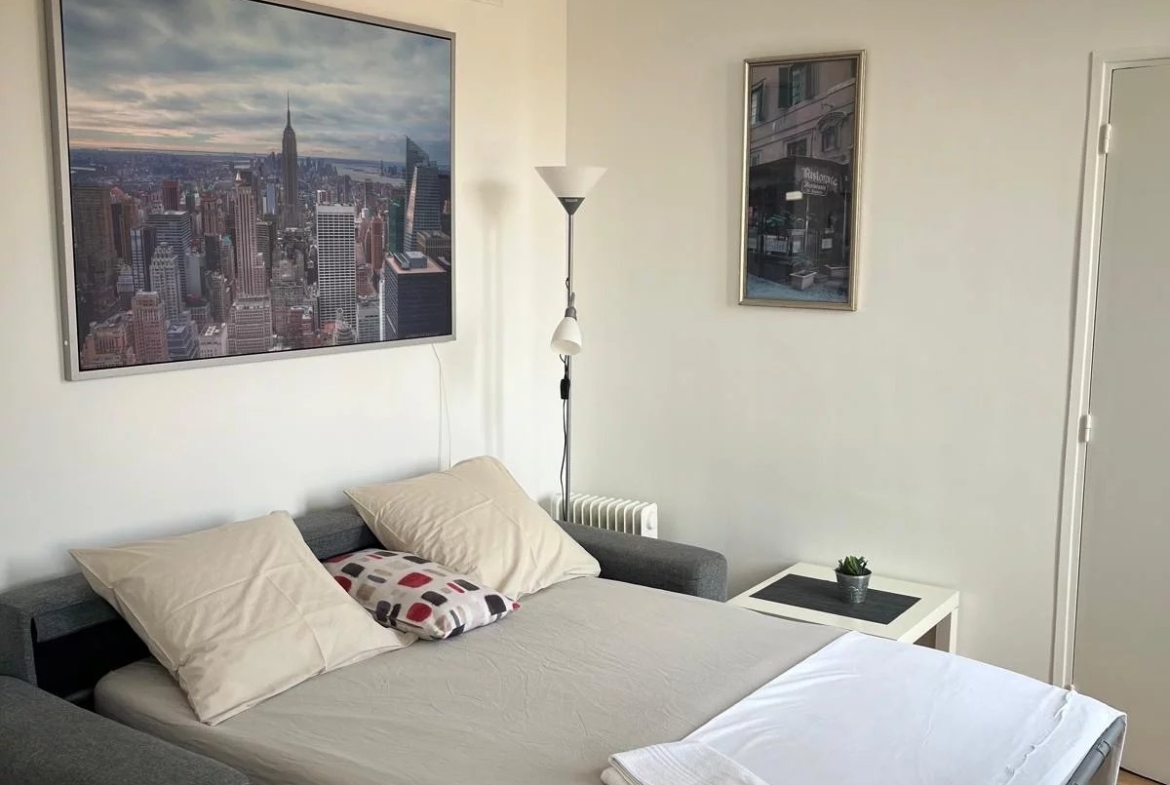 CARRE D’OR Nice F2 avec balcon proche PLACE MAGENTA