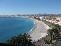 CARRE D’OR Nice F2 avec balcon proche PLACE MAGENTA
